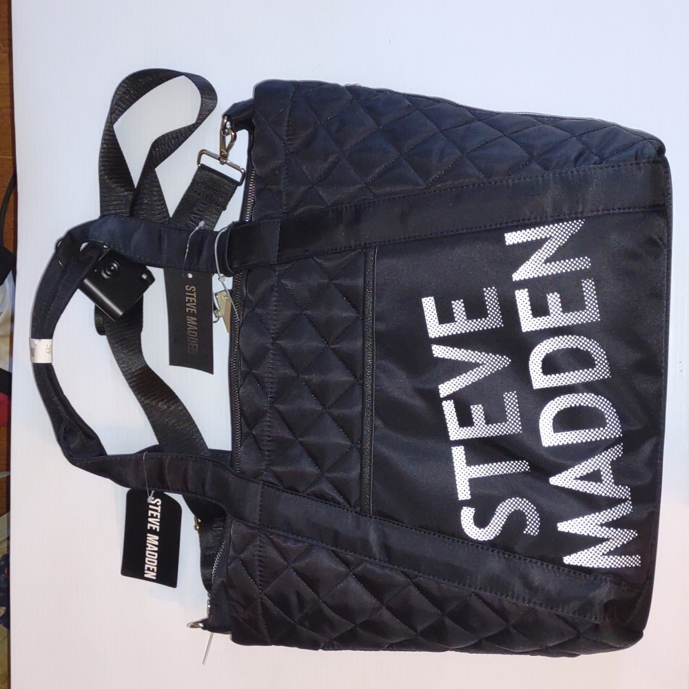 STEVE MADDEN Bsporty (2019) Weekender Tote in Black/White - Picture 3 of 9